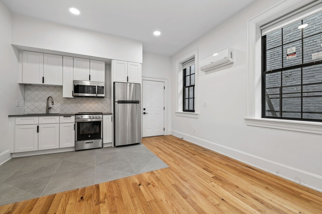 Foto principal - 1121 Dayton St
