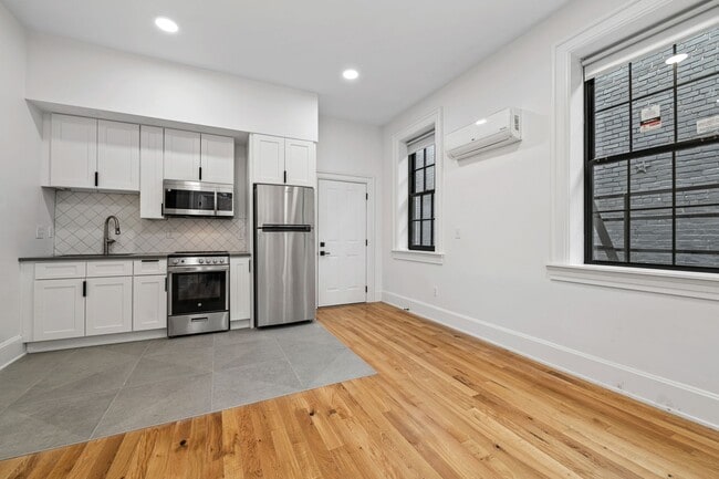 Photo - 1121 Dayton St Apartment