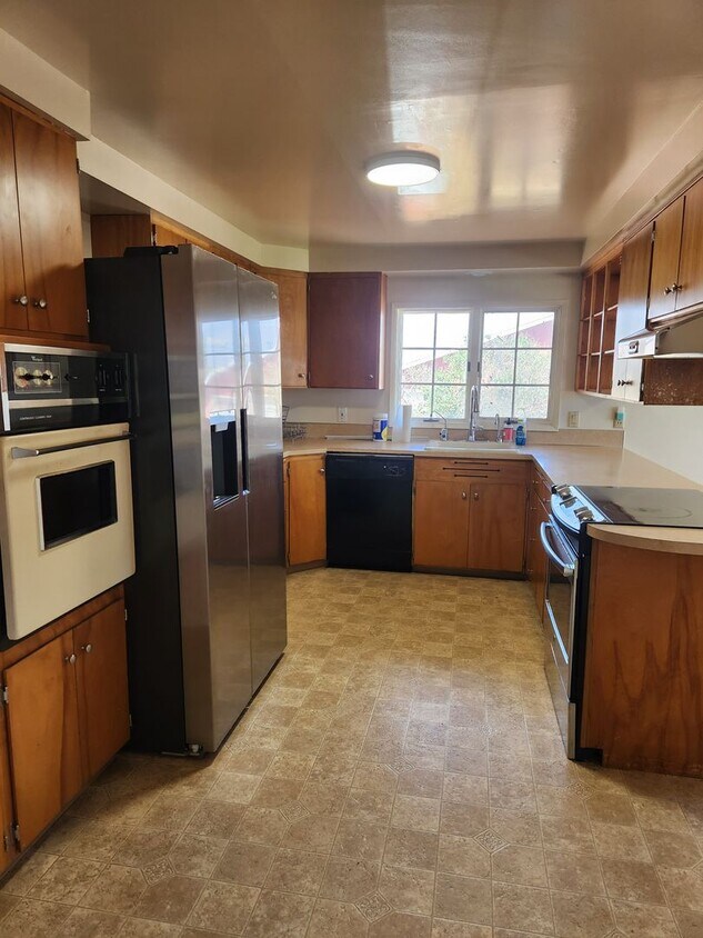 Foto principal - West Valley 3 bedroom country home with 3 bay shop