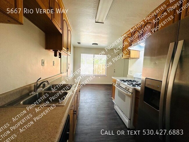 Foto del edificio - 5667 Rio Verde Way