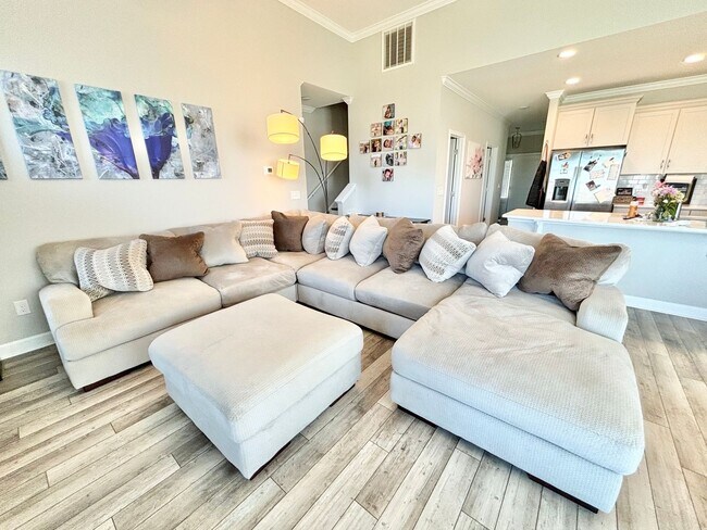 Foto del edificio - Pristine 3BR/3BA Home with Community Pool & Fenced Yard in Northeast Columbia! Available June 12th!