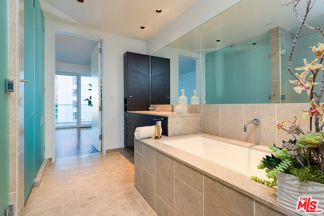 Foto del edificio - 6250 Hollywood Blvd