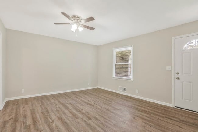 Building Photo - 567 San Pablo Dr