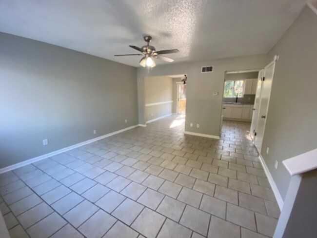 Building Photo - 614 Warn-Ree Cir