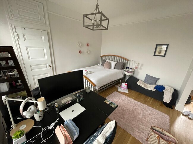 Building Photo - 290 Commonwealth Ave