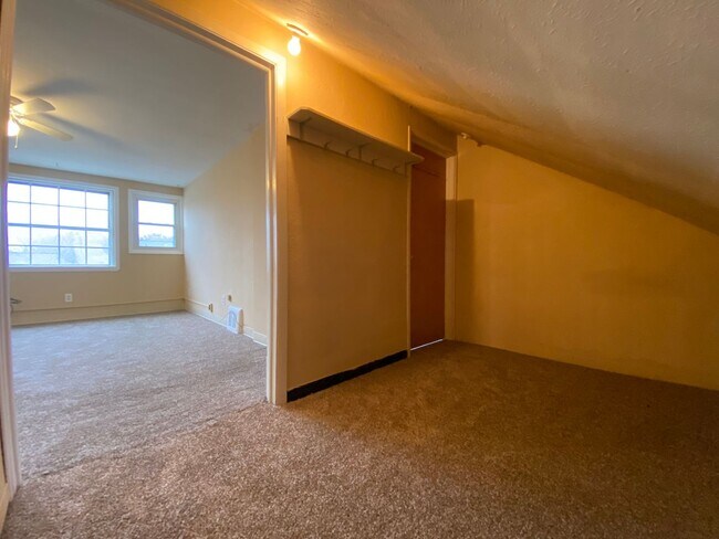 Foto del edificio - 5103 E 114th St