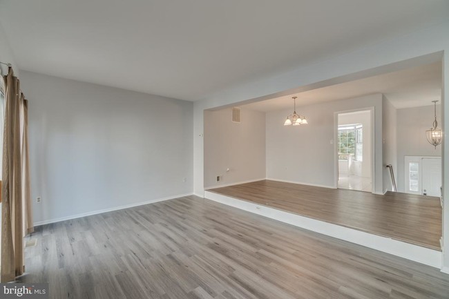 Building Photo - 2364 Hunters Square Ct