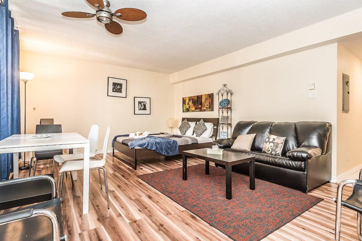 Primary Photo - 1206 Rue Sanguinet