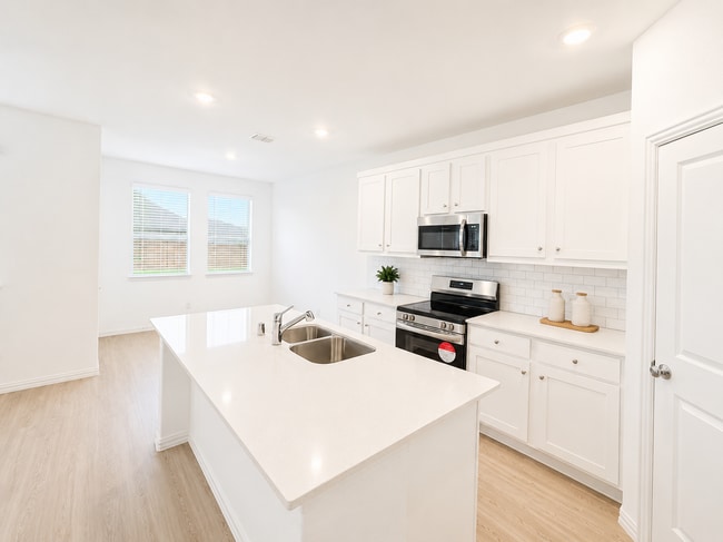 Building Photo - 4924 High Timbers Wy