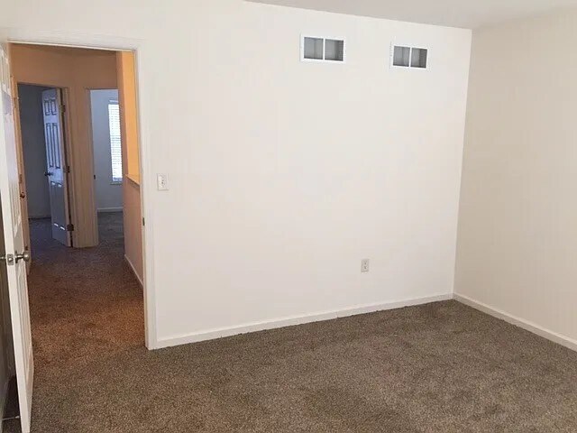 Foto del edificio - 421 Maywood Ct