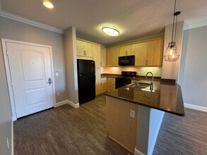 Interior Photo - Stadium House Apartments
