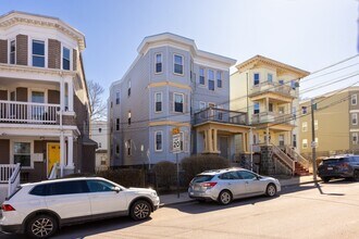 Building Photo - 38 Bellevue St
