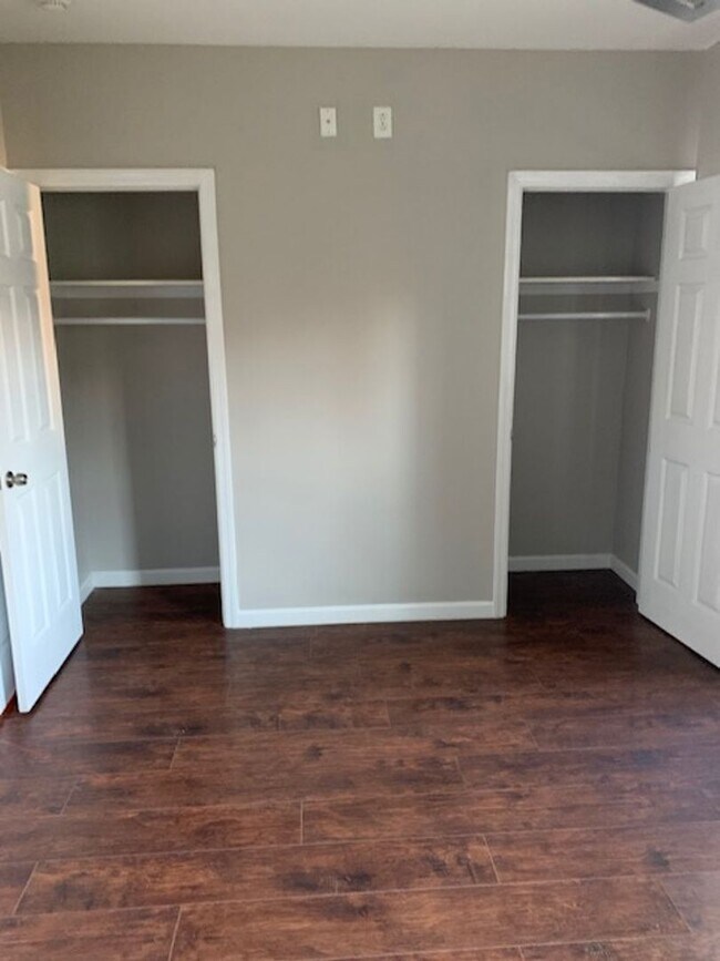 Foto del edificio - 2419 Frankford Ave