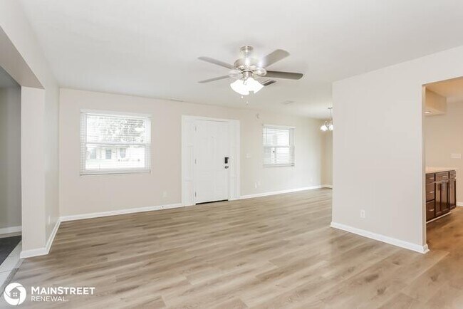 Building Photo - 1176 CROWN DR, JACKSONVILLE, FL 32221