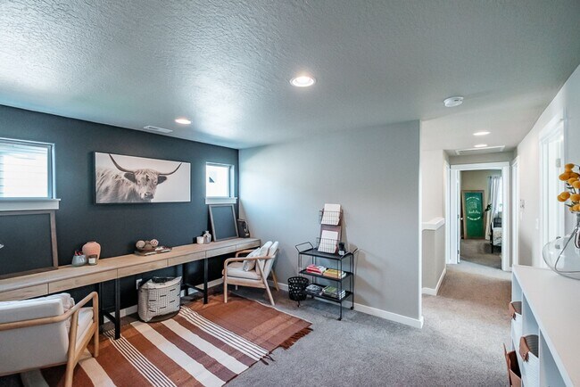 Foto del edificio - Beautiful 3 Bedroom on Large Corner Lot!