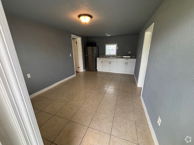 Building Photo - 1064 N Tamiami Trl