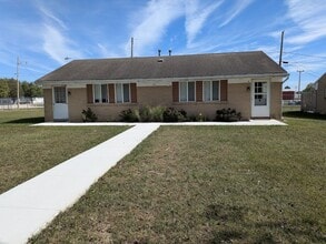 Building Photo - 860 Daggett Ave