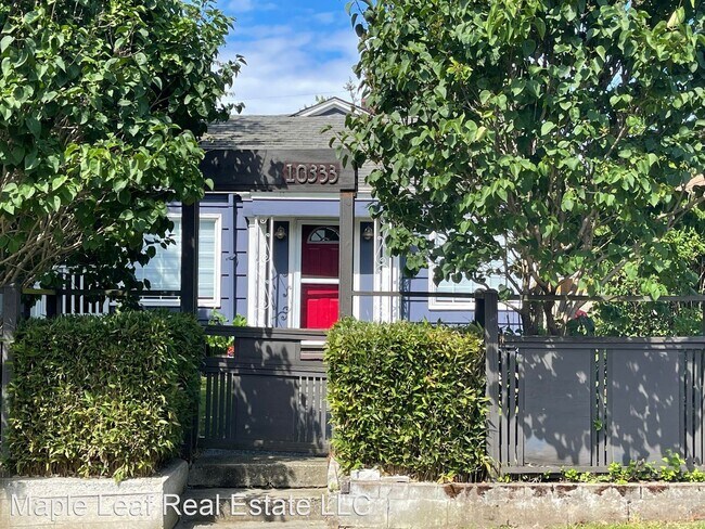 Building Photo - 4 br, 2 bath House - 10333 Interlake Ave N