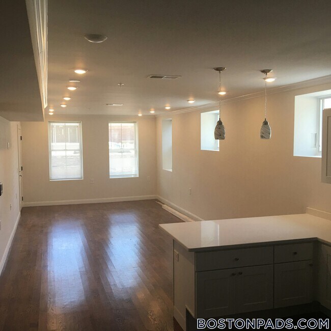 Foto del edificio - 2747 Washington St