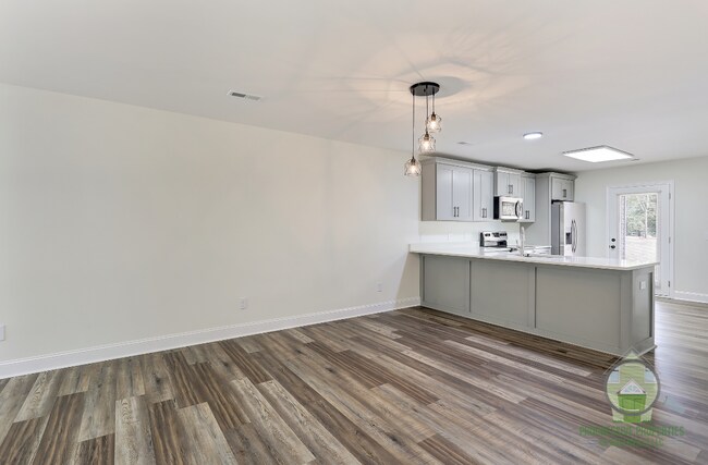 Foto del edificio - 113 Lyman Lodge Rd