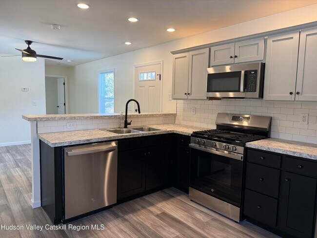 Foto del edificio - 11449 NY-22