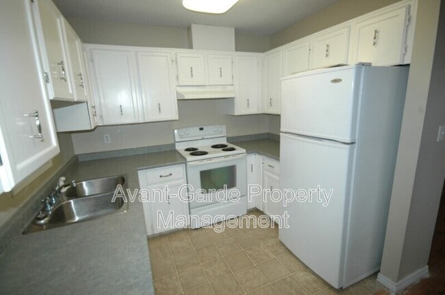 Building Photo - 15 Garden Valley Dr