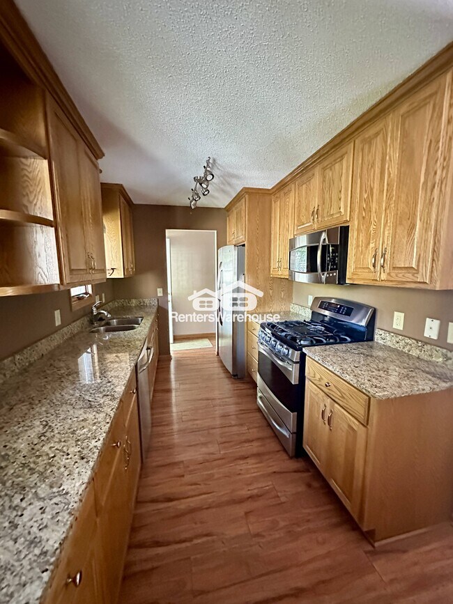 Foto del edificio - 4933 Crestview Rd