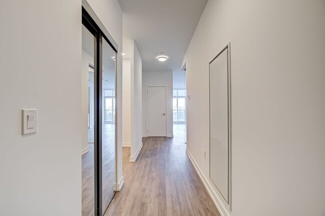Building Photo - 1195 The Queensway