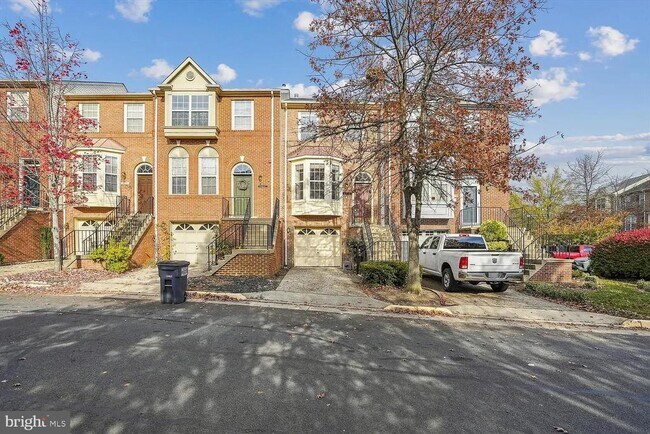 Foto del edificio - 2409 Simpkins Farm Dr