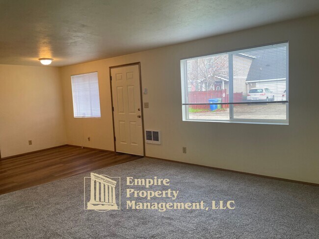 Foto del edificio - 3819 Dove Ln