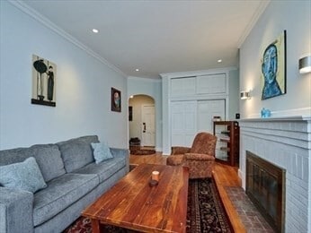 Building Photo - 354 Beacon St