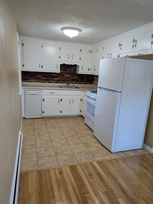 Foto principal - 246 Salem St