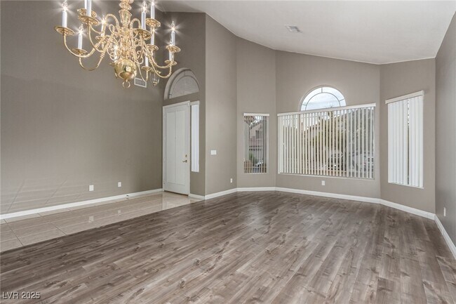 Building Photo - 1001 Eaglewood Dr