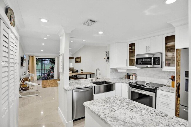 Foto del edificio - 9395 Boca Cove Cir