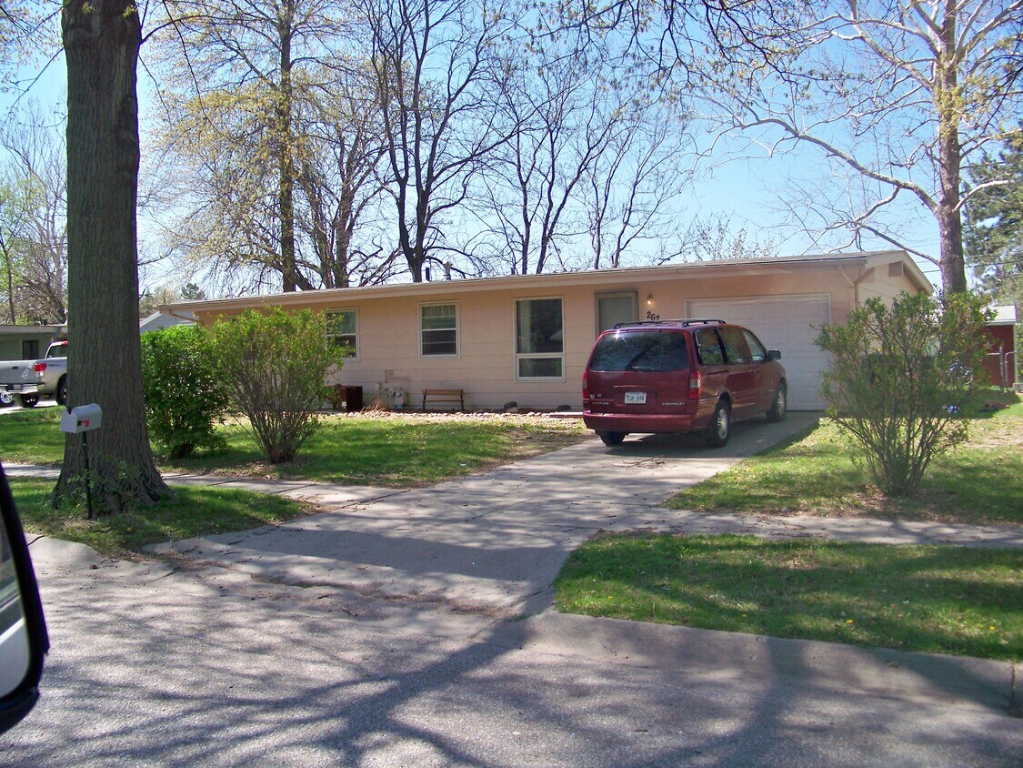 Primary Photo - 267 W Rio Rd