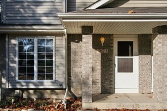 Building Photo - 1805 Earl Rd