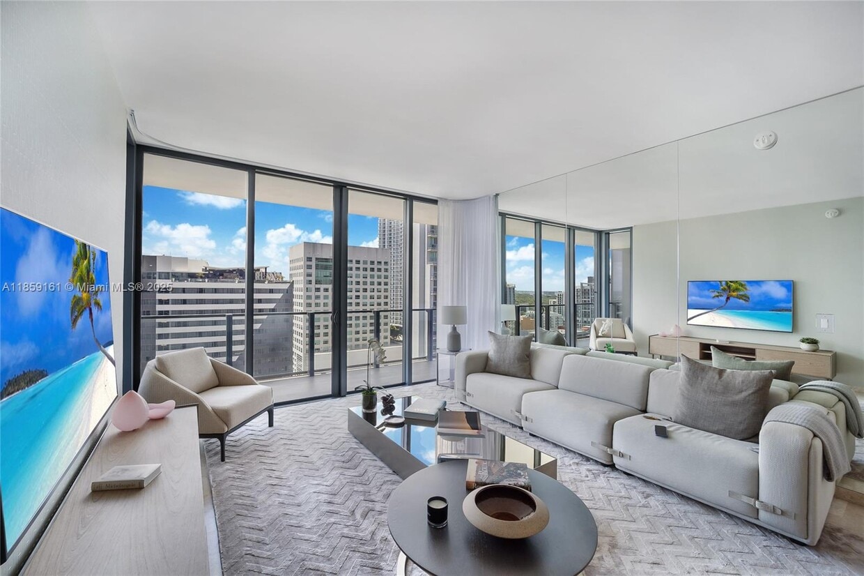 Foto principal - 88 SW 7th St