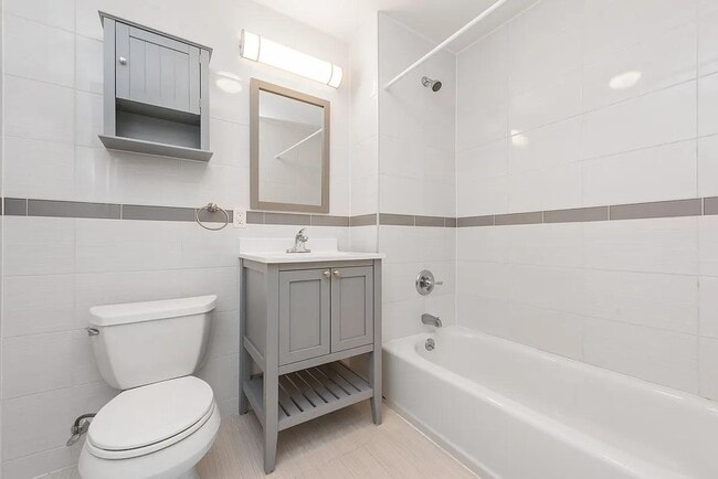 Building Photo - 14-45 31st Ave