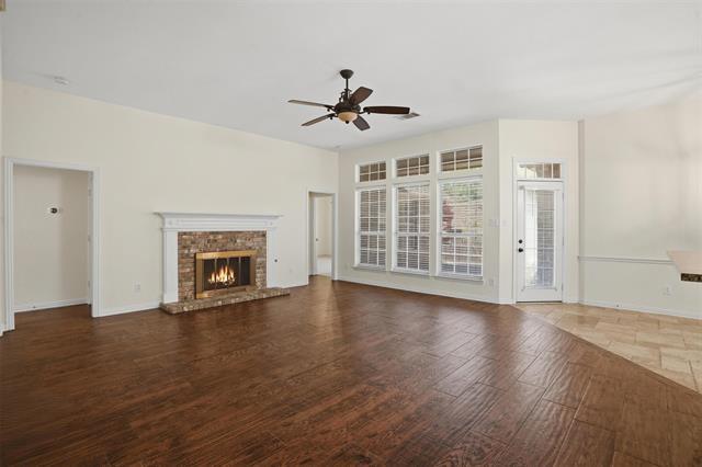 Foto del edificio - 6613 Barclay Ln