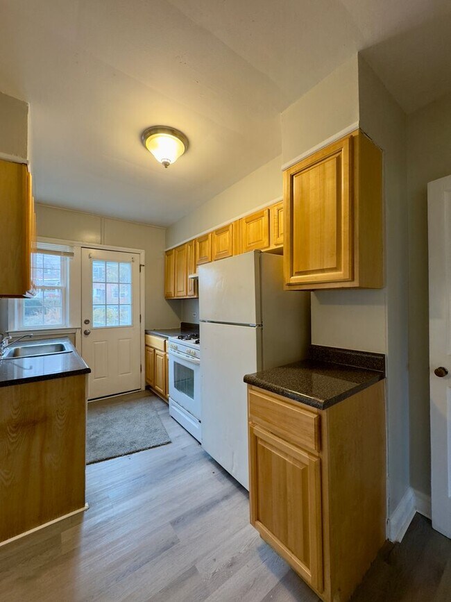 Building Photo - Charming 3-Bedroom Home in Towson with Spa...