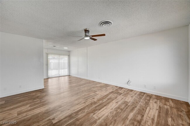 Foto del edificio - 4047 Maple Hill Rd