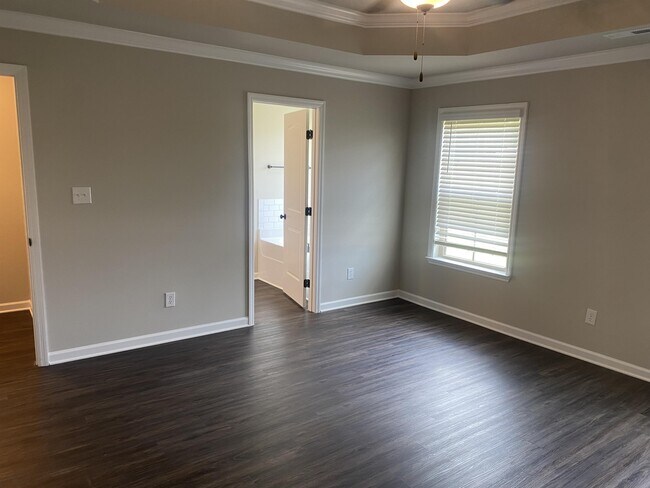 Building Photo - 122 Wyatt Cir