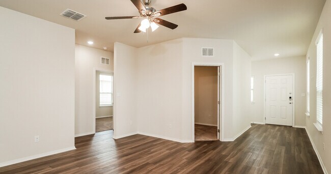 Foto del edificio - The Corridor at Sunset Oaks Rental Homes