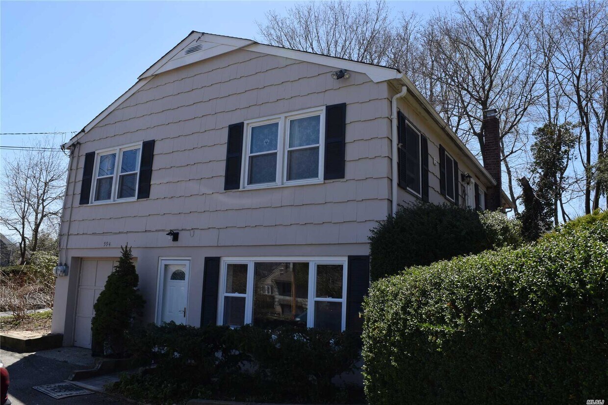 594 Main St, Northport, NY 11768 Apartment for Rent in Northport, NY