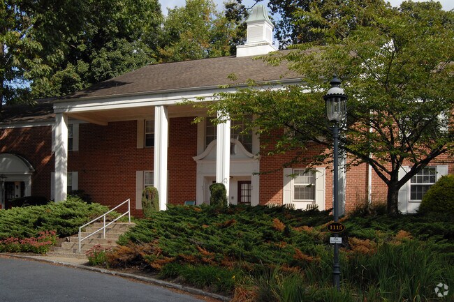 Building Photo - 202 - 206 N President Ave