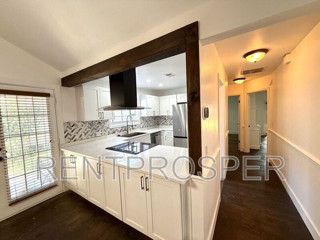 Building Photo - 3502 Exeter Ct