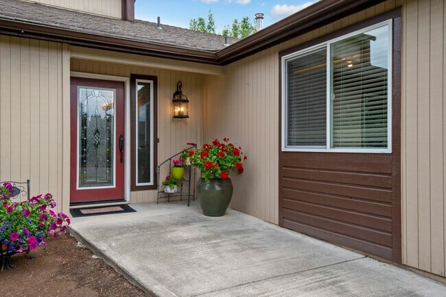 Foto del edificio - 1741 Springtime Ct NE