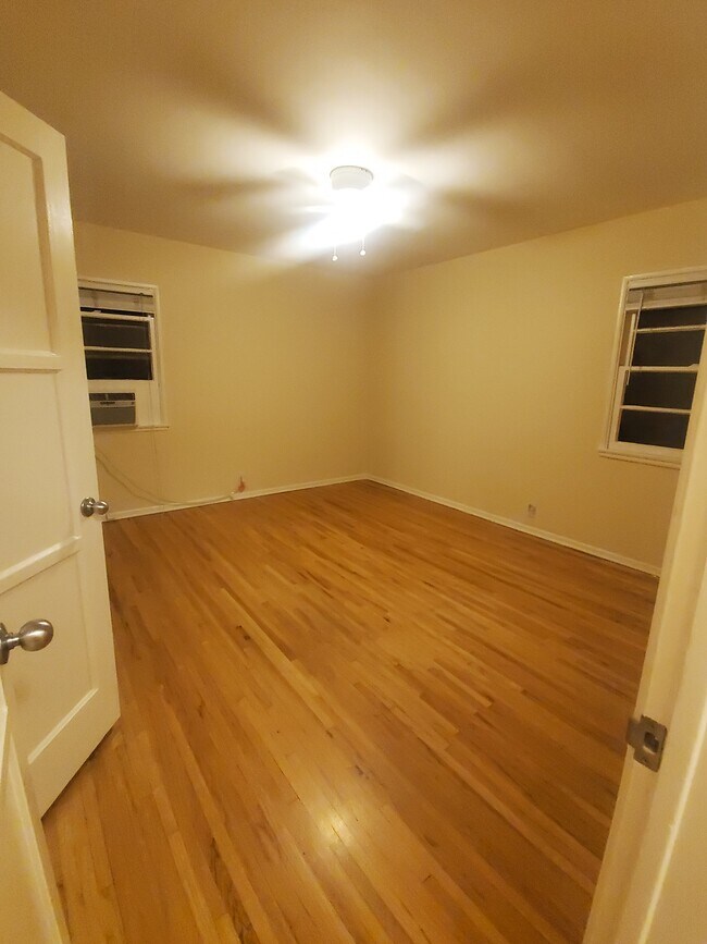 Bedroom - 6314 Vineland Ave