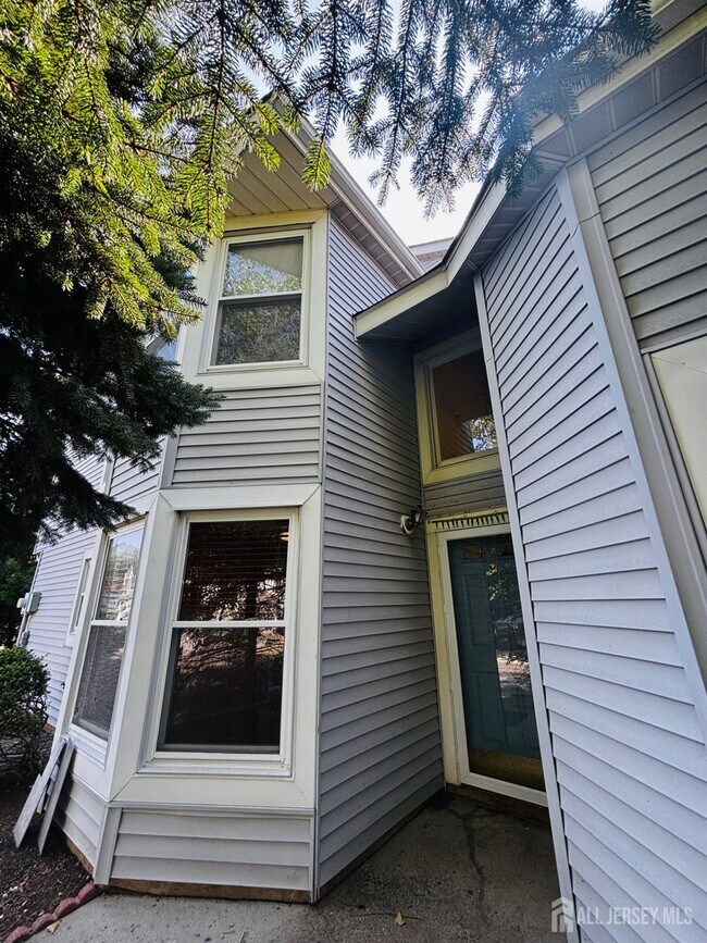 Building Photo - 120 Magee Ct