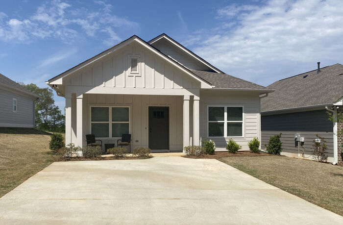 Foto principal - 4051 Ashley Dr